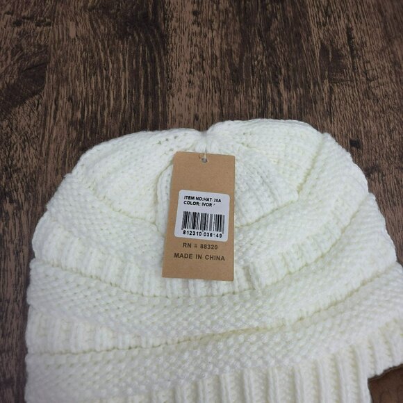 CC Exclusives Beanie Hat Ivory Skully 20A Original Acrylic Outdoor Cozy Warm New - Picture 5 of 10